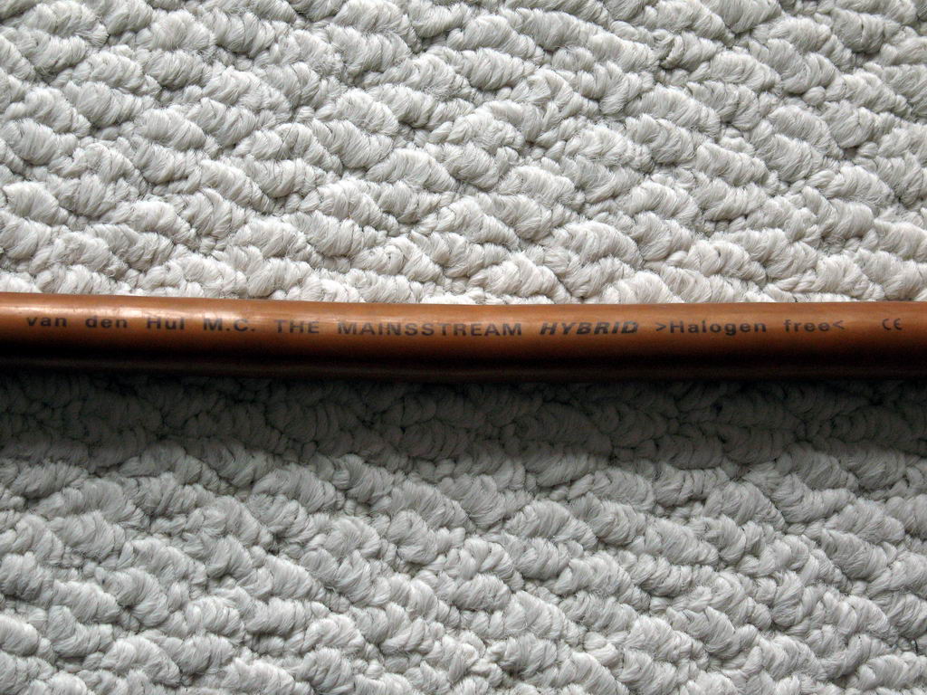 Power Cord - Van den Hui Mainsstream.jpg